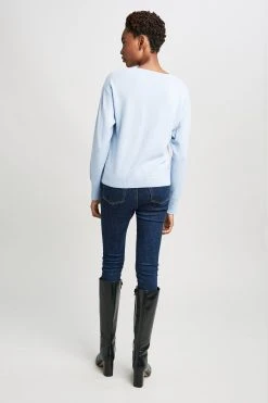 Elie Tahari Sweaters V-Neck Cashmere Sweater 11 Elie Tahari Sweaters V-Neck Cashmere Sweater